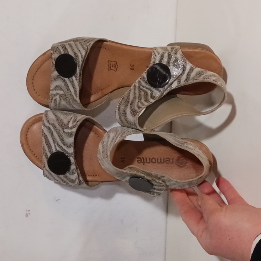 Remonte Metallic Tiger Print Sandals Size 39 - image 6